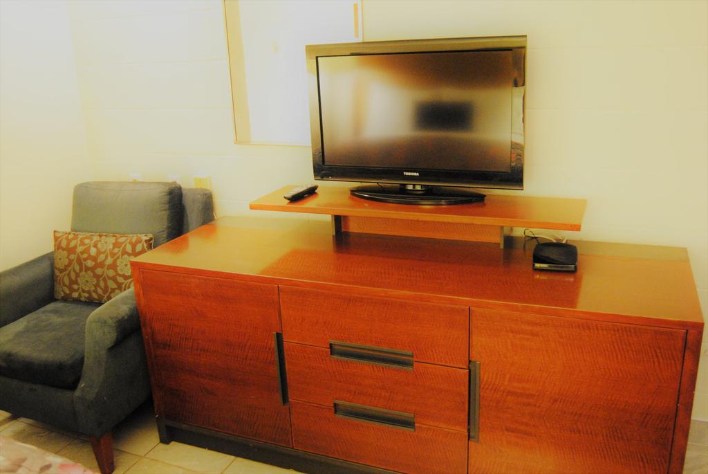Derrick Motel Едмонтон Екстер'єр фото