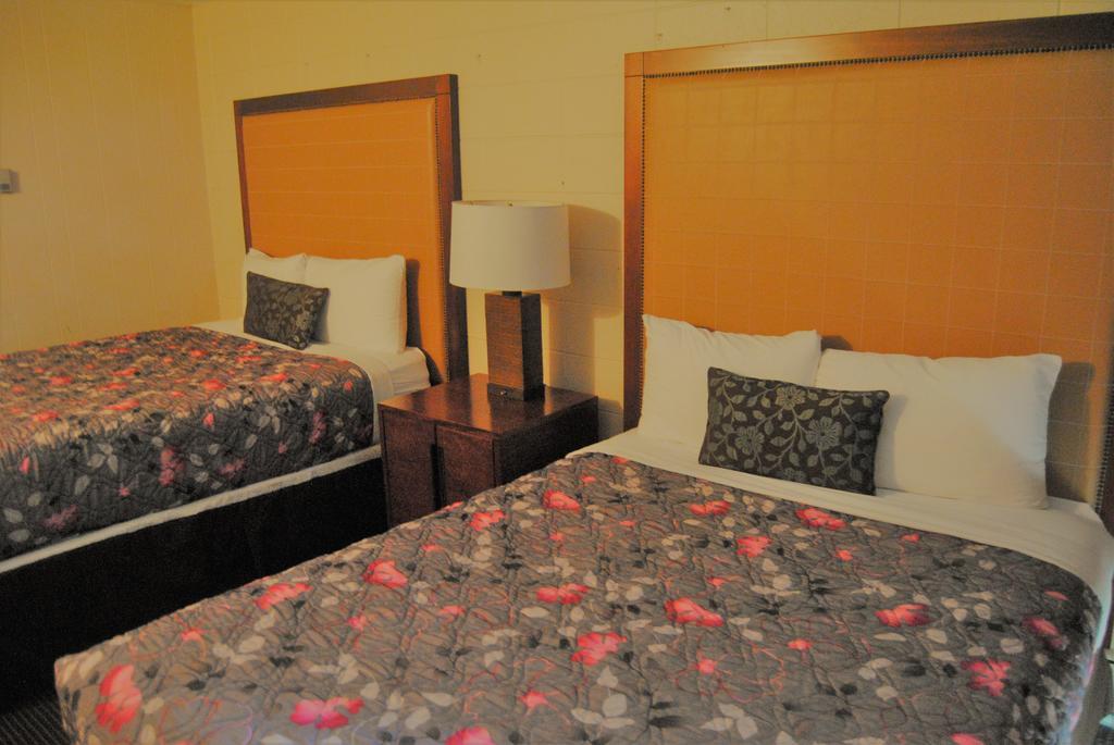 Derrick Motel Едмонтон Екстер'єр фото