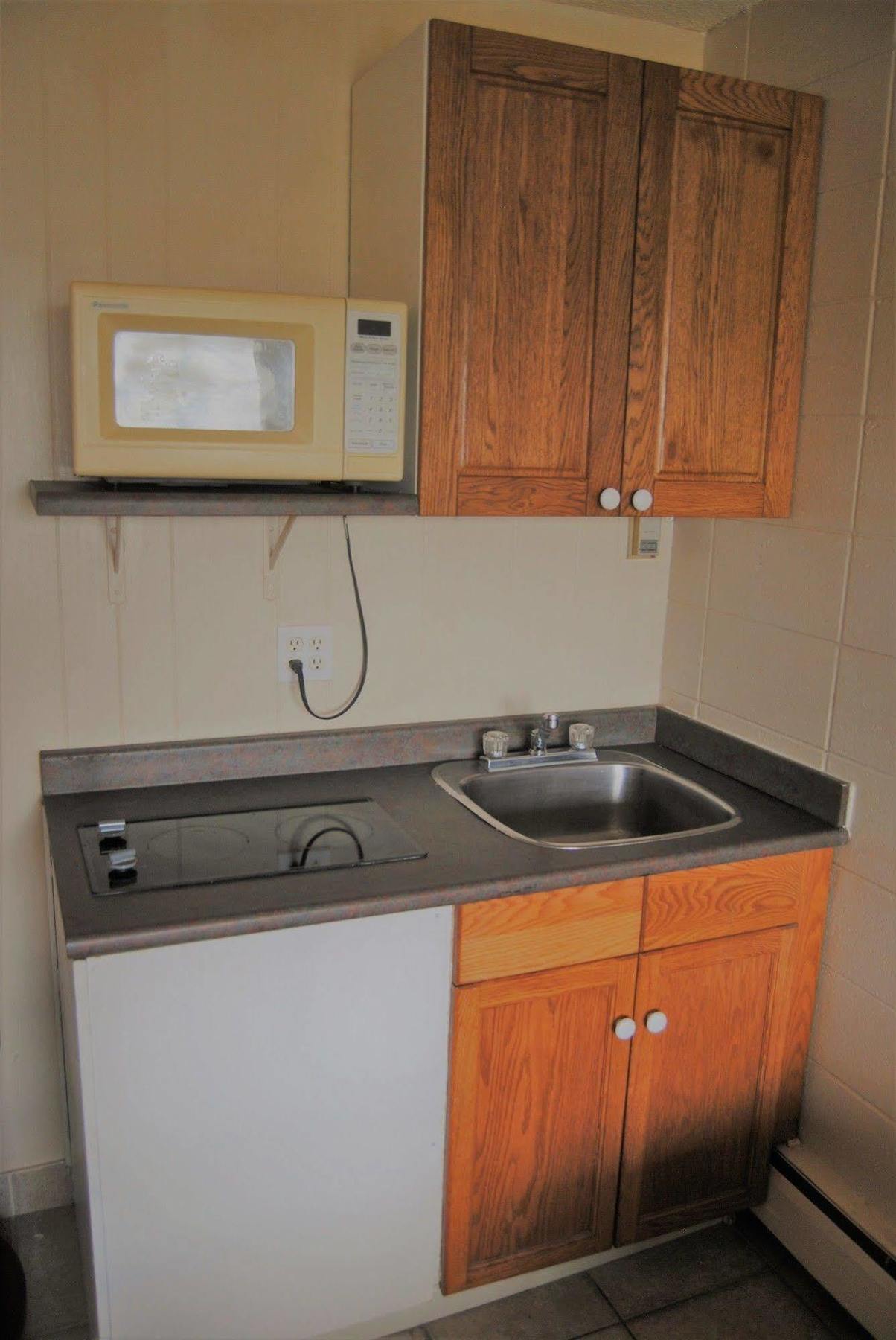 Derrick Motel Едмонтон Екстер'єр фото