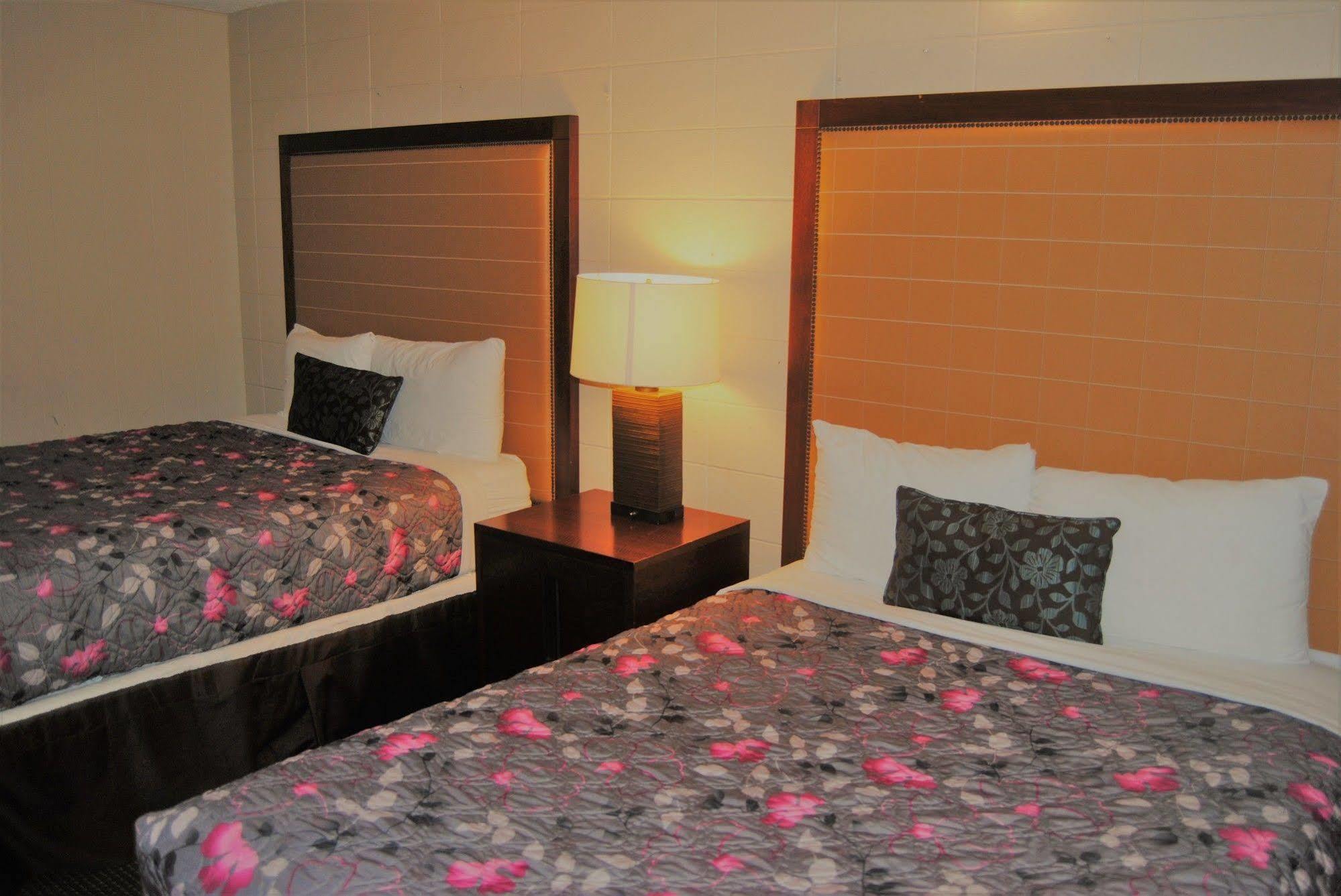 Derrick Motel Едмонтон Екстер'єр фото