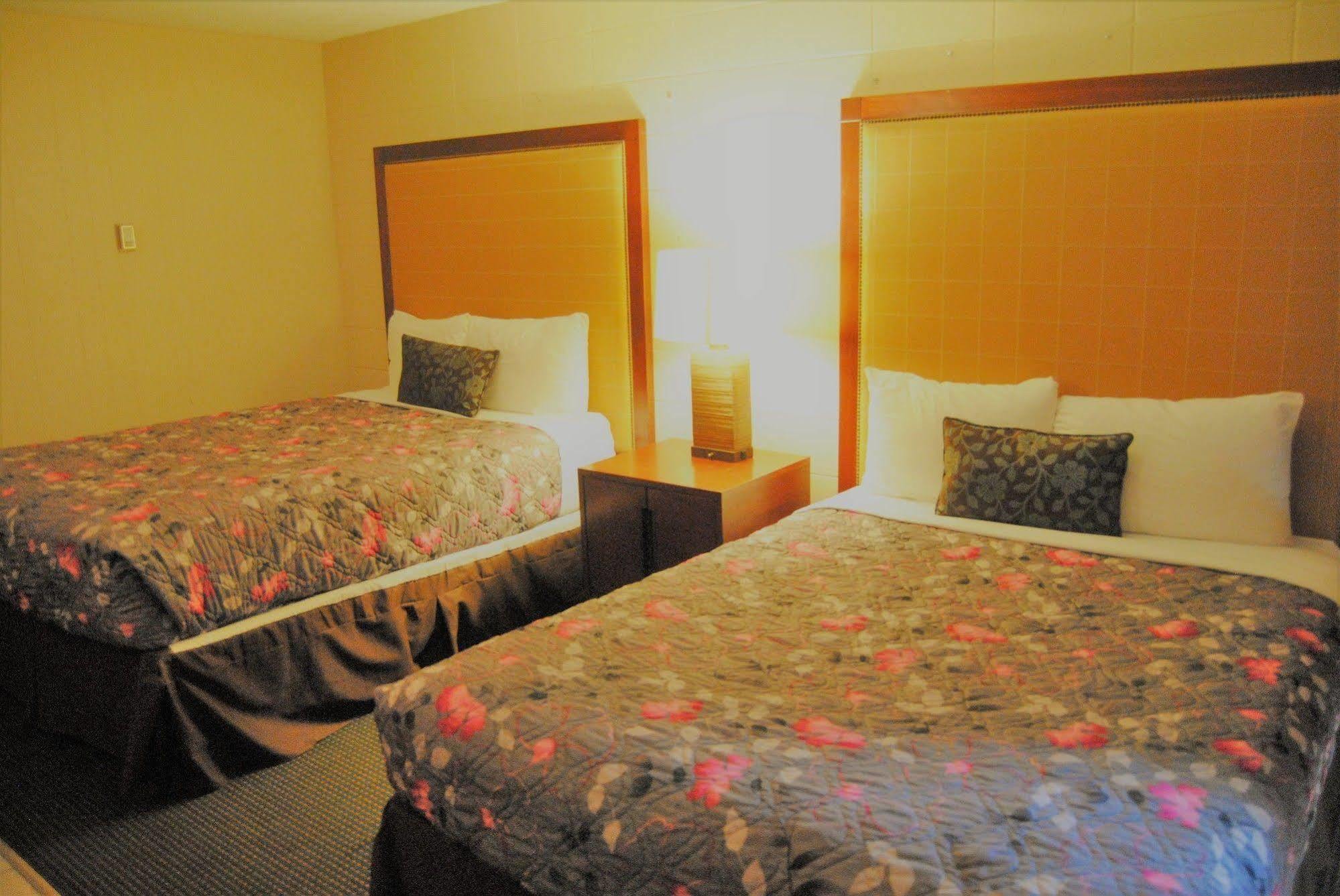 Derrick Motel Едмонтон Екстер'єр фото
