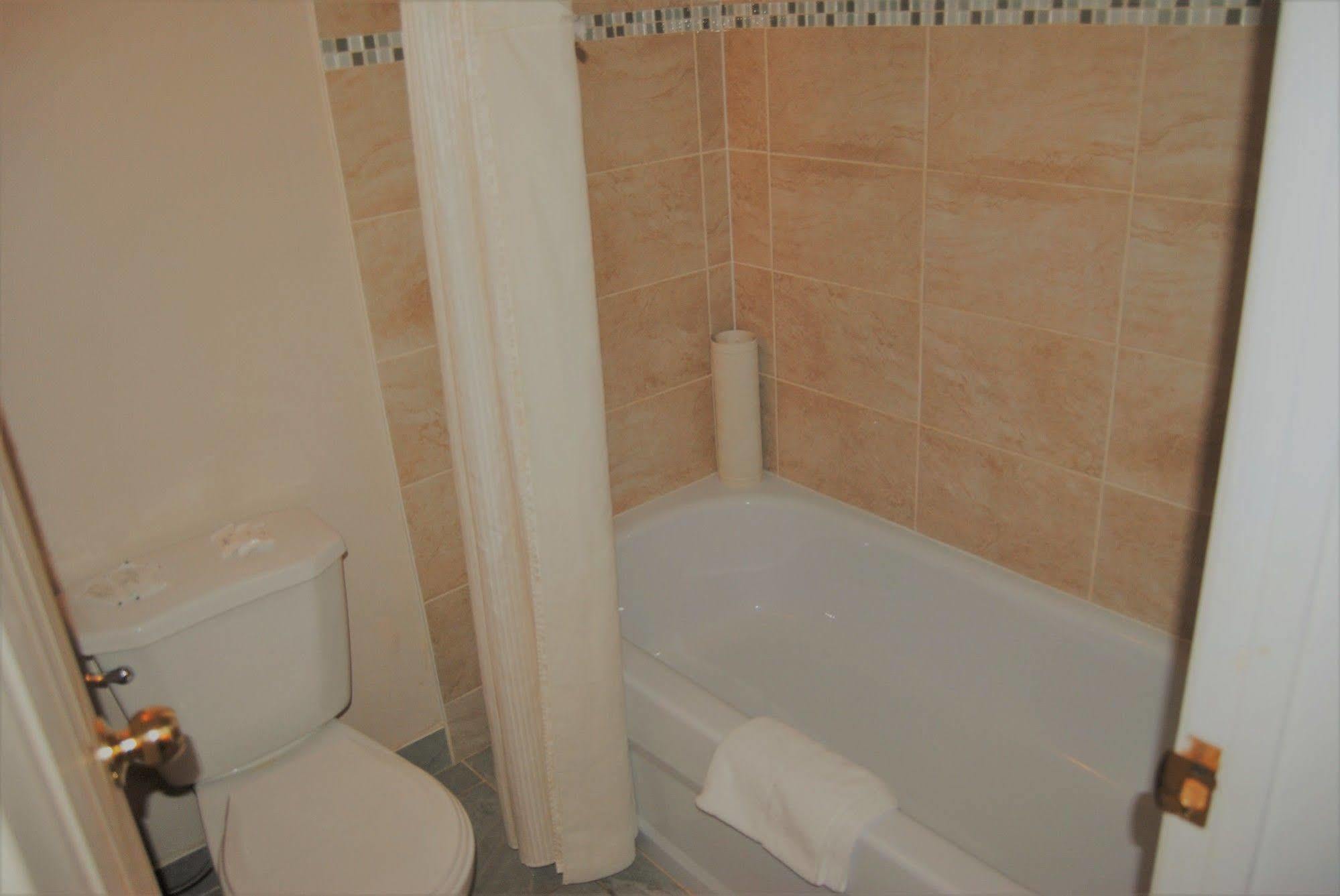 Derrick Motel Едмонтон Екстер'єр фото