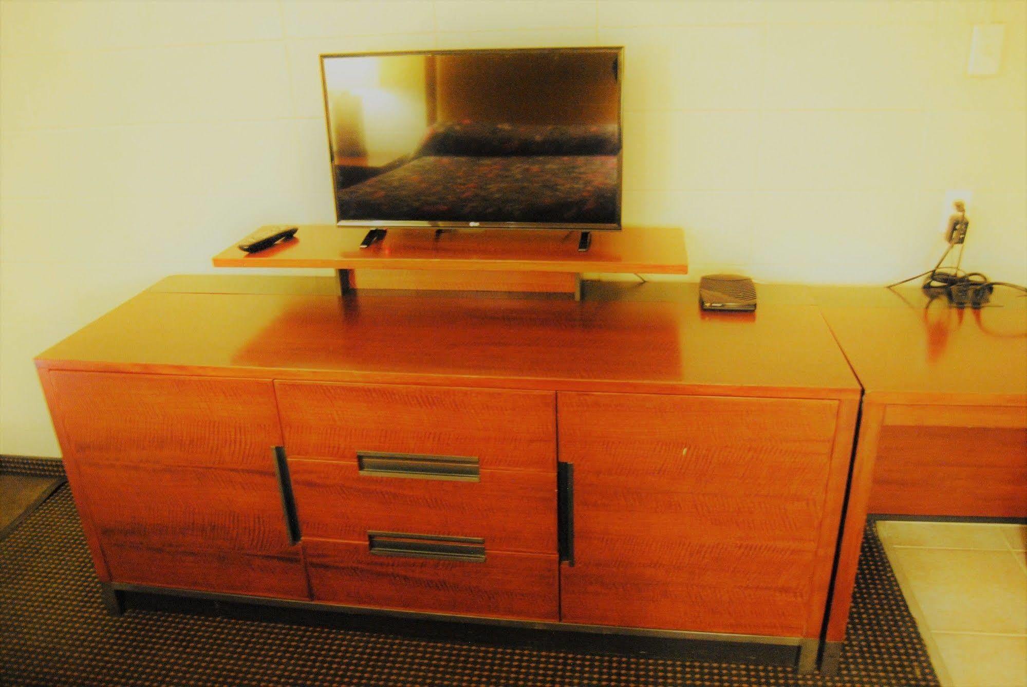 Derrick Motel Едмонтон Екстер'єр фото